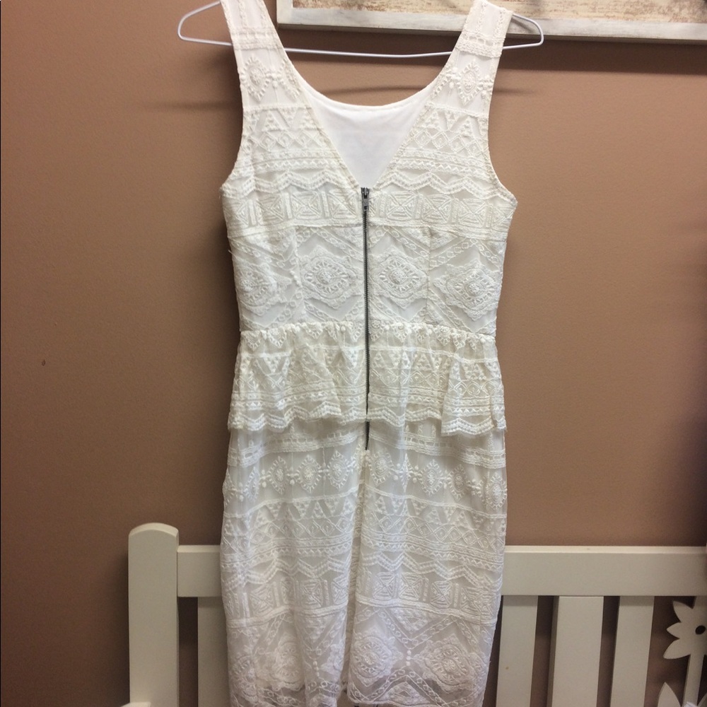 Adorable American Eagle never worn cream dress. - Picture 4 of 5